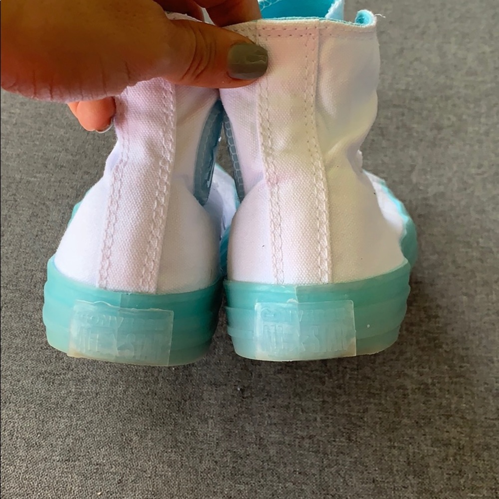 Converse - Picture 4 of 4